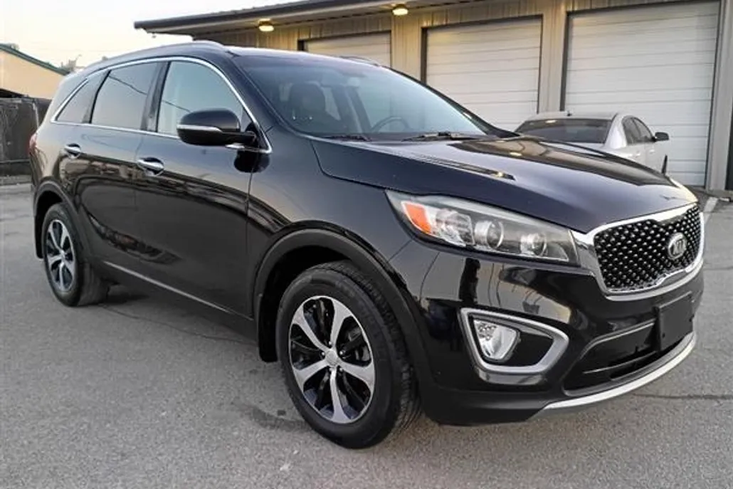 2017 Kia Sorento EX photo 1