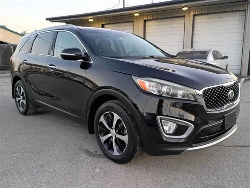 2017 Kia Sorento EX photo 1