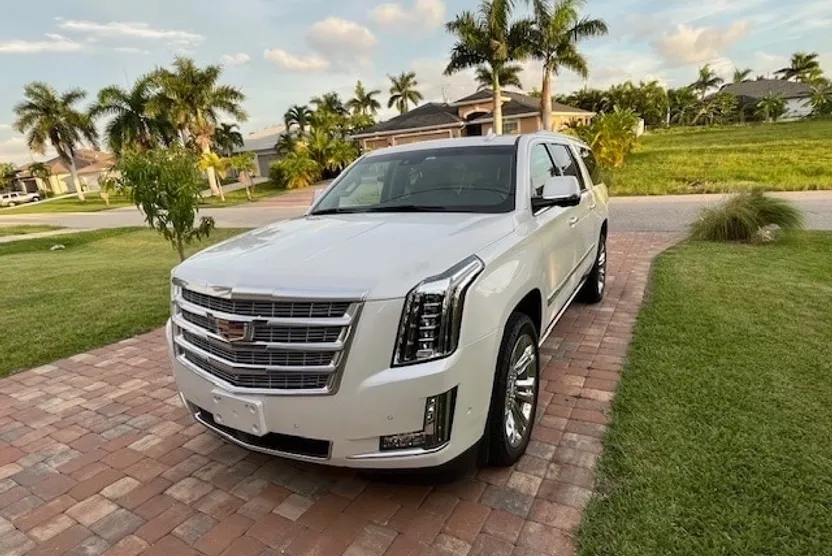 2018 Cadillac Escalade ESV Premium Luxury photo 1