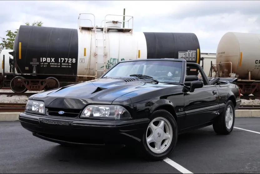 1993 Ford Mustang Convertible LX photo 1