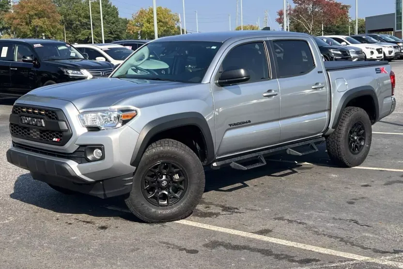 2023 Toyota Tacoma SR5 V6 photo 1