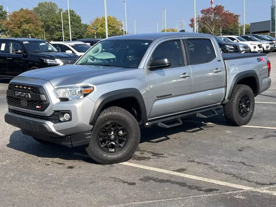 2023 Toyota Tacoma SR5 V6 photo 1