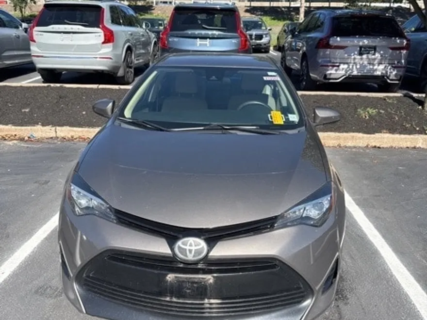 2017 Toyota Corolla L photo 1