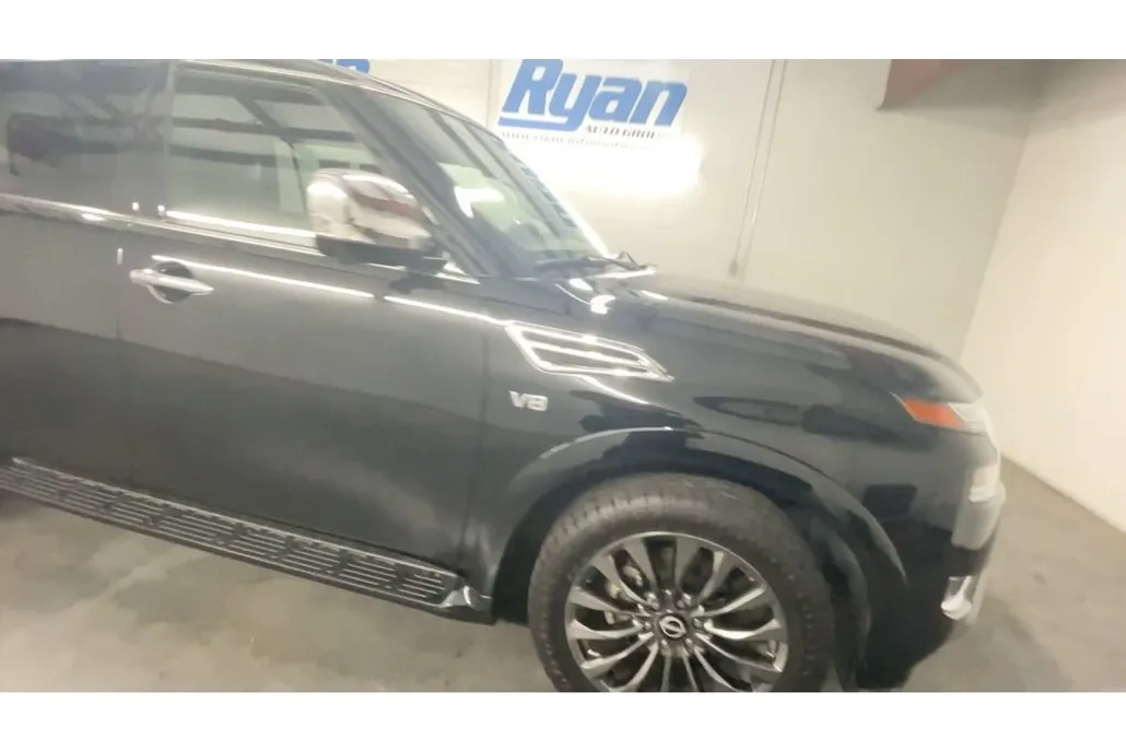 2021 Nissan Armada Platinum photo 1