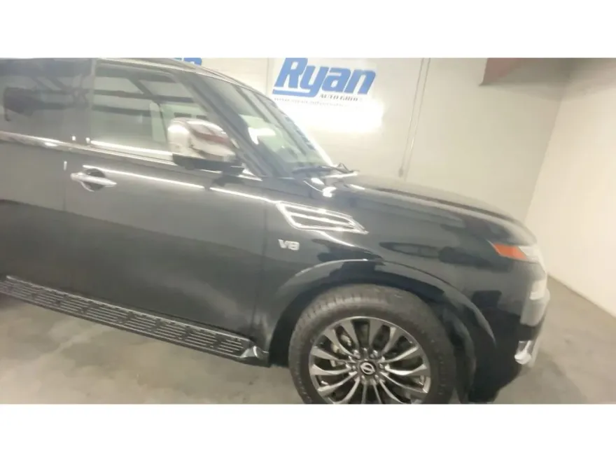 2021 Nissan Armada Platinum photo 1