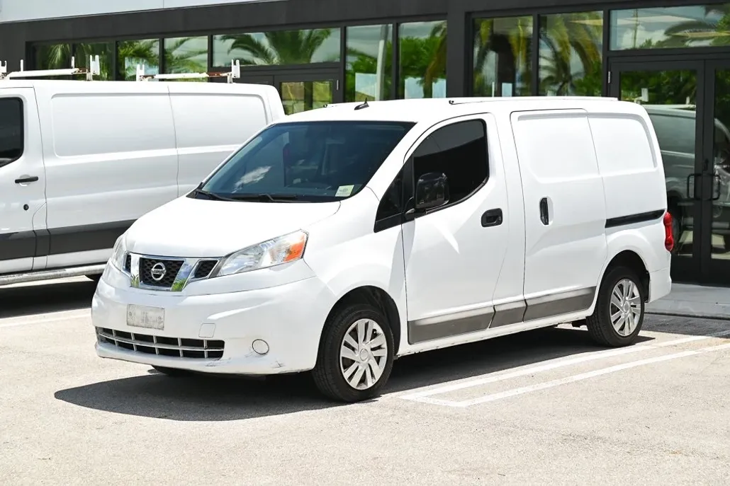2016 Nissan NV200 SV photo 1