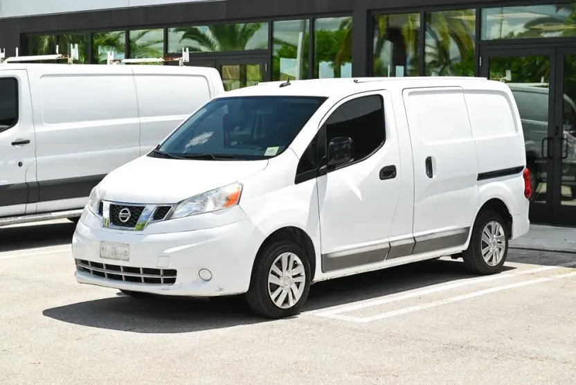 2016 Nissan NV200 SV photo 1