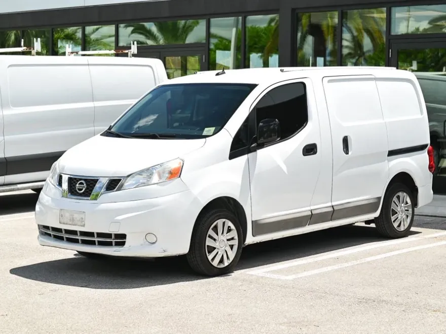 2016 Nissan NV200 SV photo 1