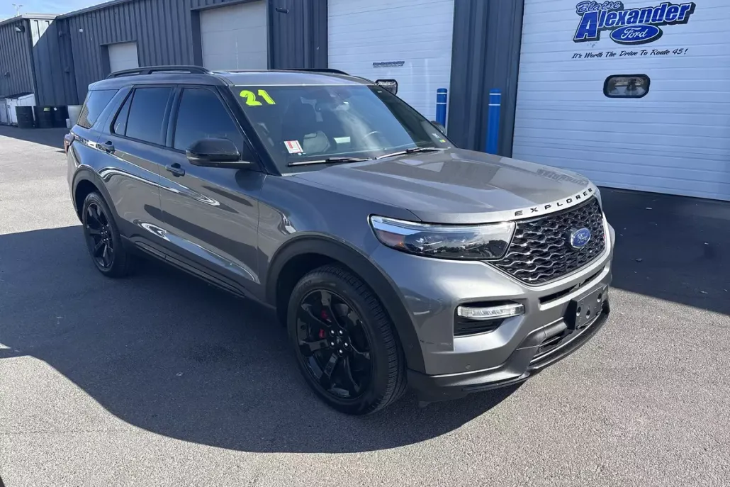 2021 Ford Explorer ST photo 1