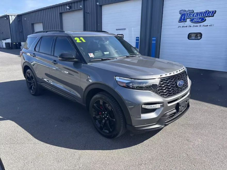 2021 Ford Explorer ST photo 1