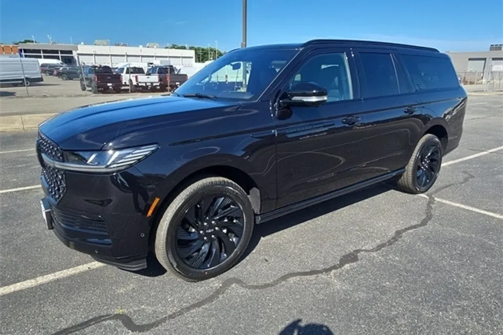 2025 Lincoln Navigator L Reserve photo 1