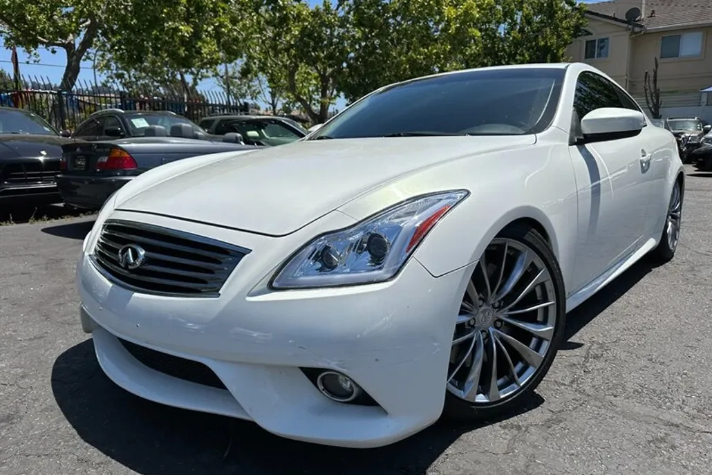 2011 Infiniti G37 Coupe Sport photo 1