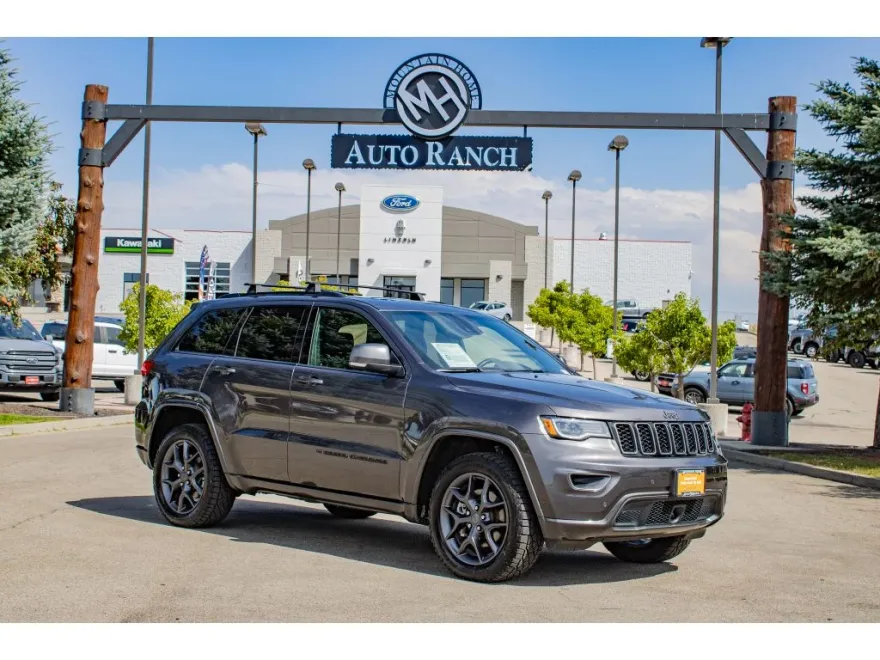 2021 Jeep Grand Cherokee Anniversary Edition photo 1