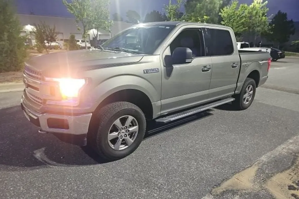 2020 Ford F-150 XLT photo 1