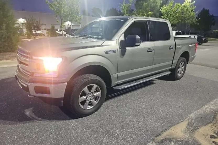 2020 Ford F-150 XLT photo 1