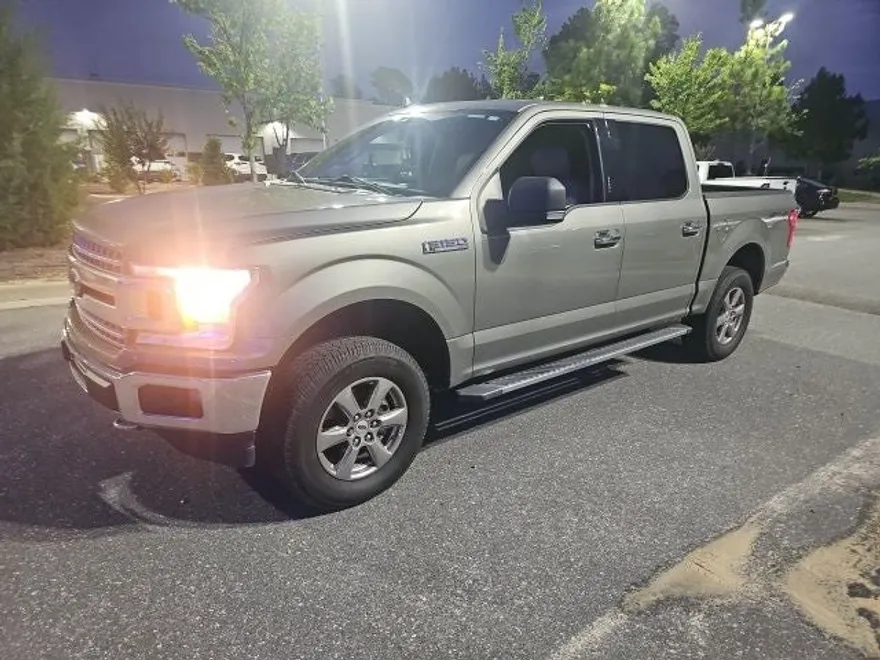 2020 Ford F-150 XLT photo 1