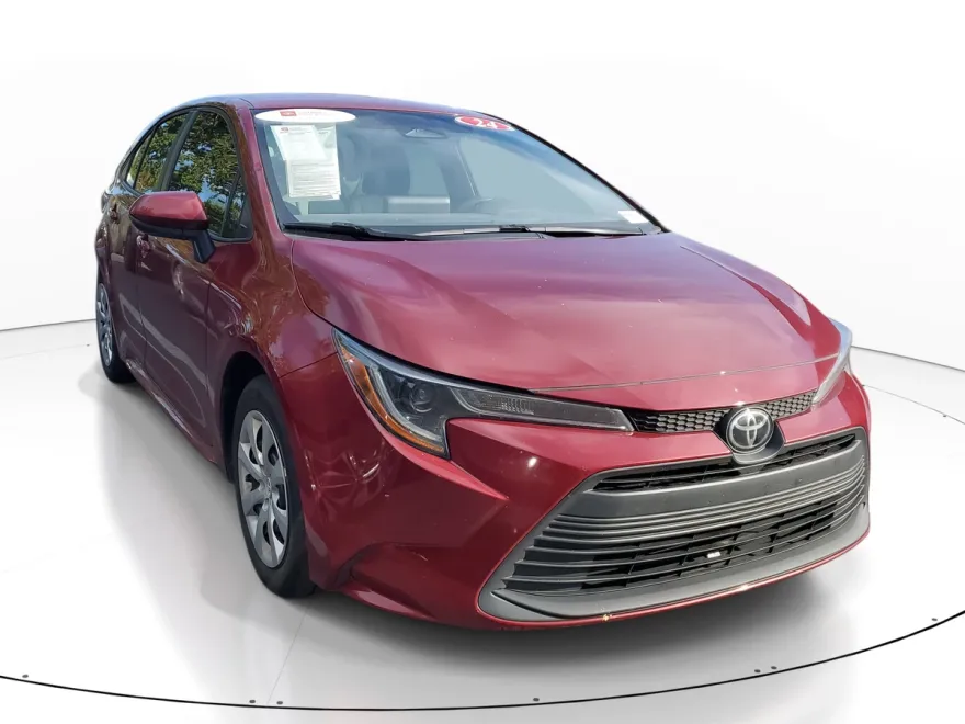 2024 Toyota Corolla LE photo 1