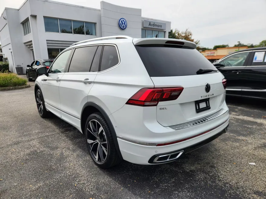2022 Volkswagen Tiguan SEL Premium R-Line photo 1