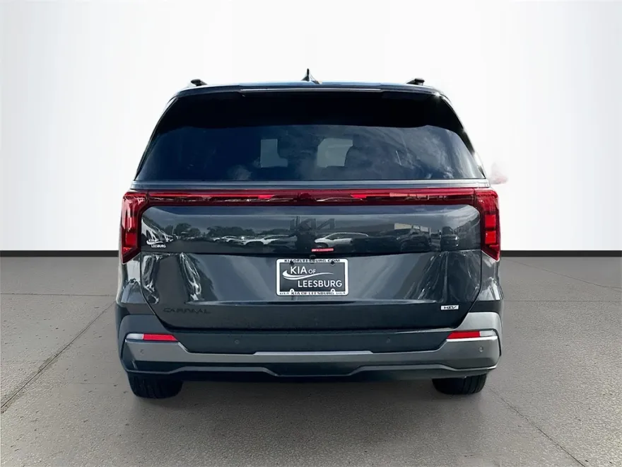 2026 Kia Carnival SX photo 1