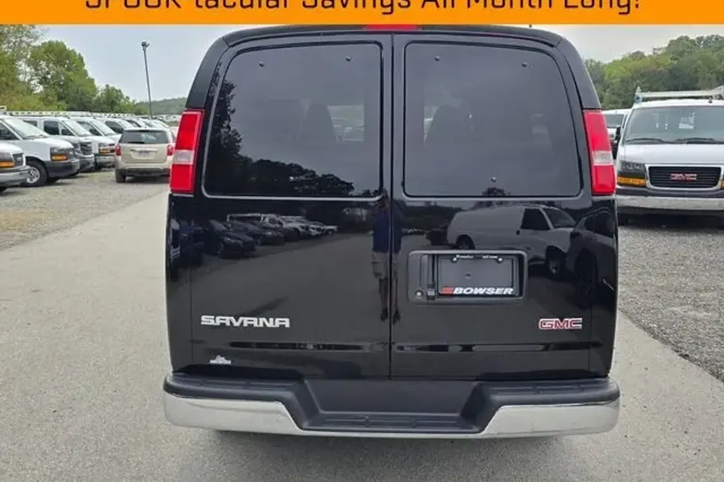 2025 Gmc Savana 2500 LT photo 1