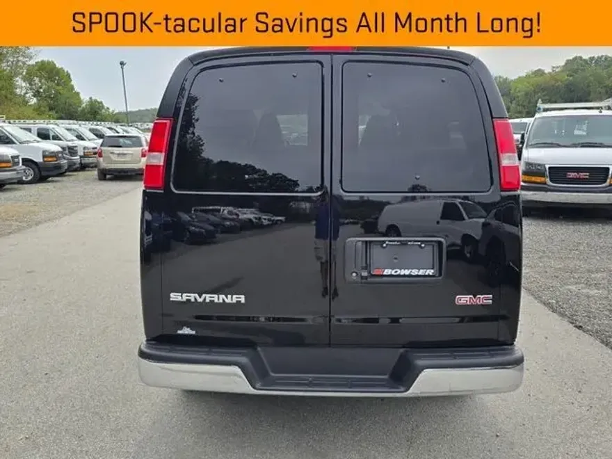 2025 Gmc Savana 2500 LT photo 1