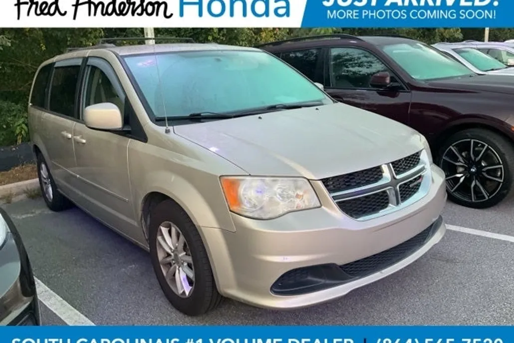 2014 Dodge Grand Caravan SXT photo 1