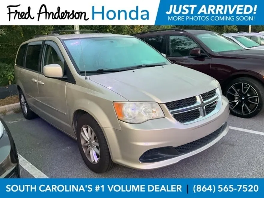 2014 Dodge Grand Caravan SXT photo 1