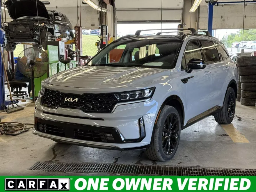 2022 Kia Sorento SX photo 1