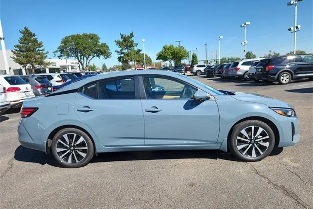2025 Nissan Sentra SV photo 1