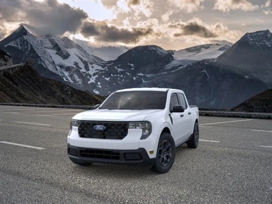 2025 Ford Maverick XLT photo 1