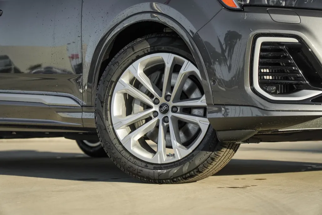 2025 Audi Q7 Prestige photo 1