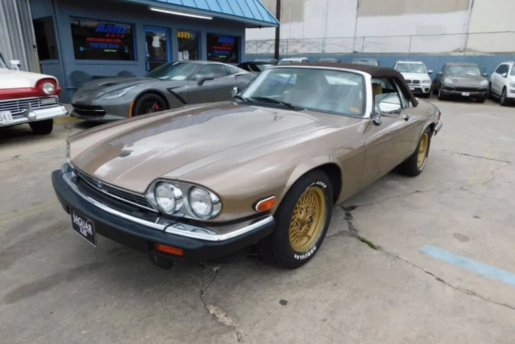 1989 Jaguar XJ photo 1