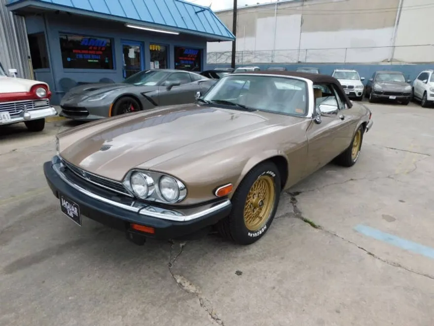 1989 Jaguar XJ photo 1