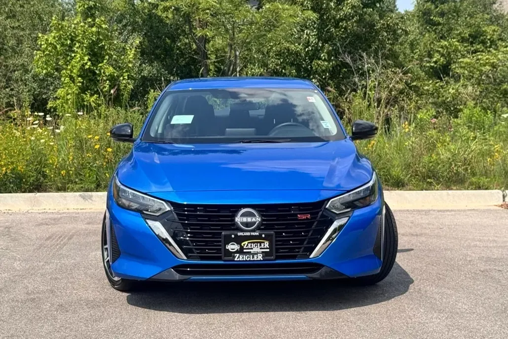 2025 Nissan Sentra SR photo 1