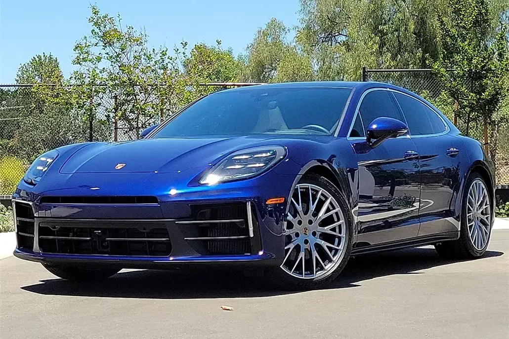 2024 Porsche Panamera 4 photo 1
