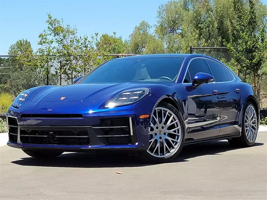 2024 Porsche Panamera 4 photo 1