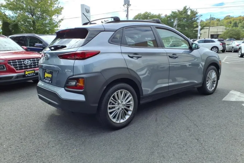 2021 Hyundai Kona SEL photo 1