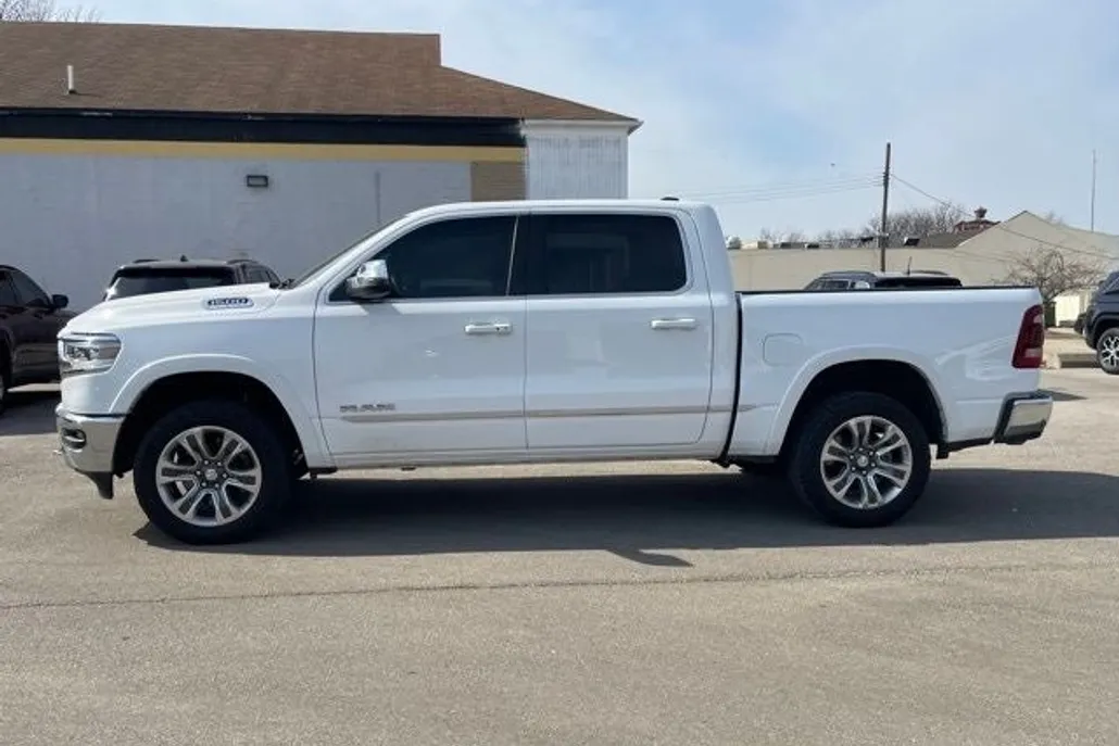 2024 Ram 1500 Limited photo 1