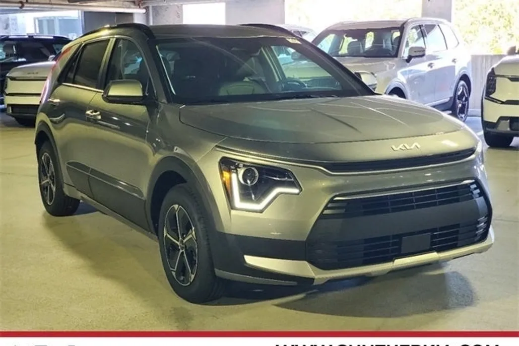 2025 Kia Niro EX photo 1