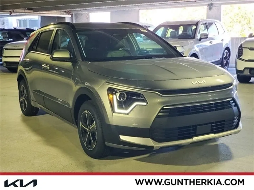 2025 Kia Niro EX photo 1