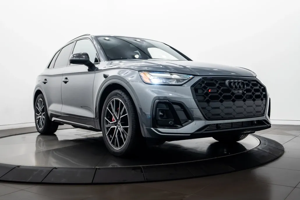 2024 Audi SQ5 Premium Plus photo 1