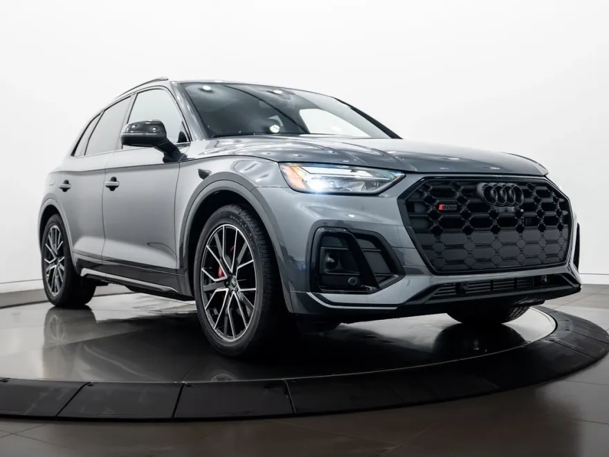 2024 Audi SQ5 Premium Plus photo 1
