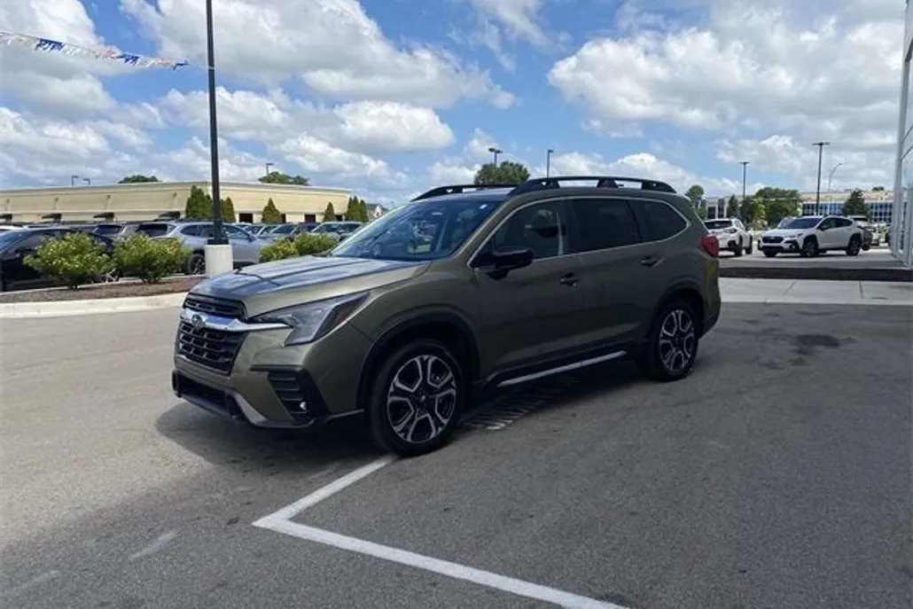 2025 Subaru Ascent Limited photo 1