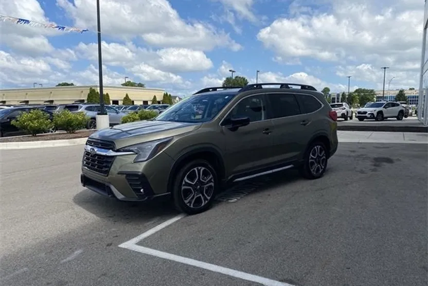 2025 Subaru Ascent Limited photo 1