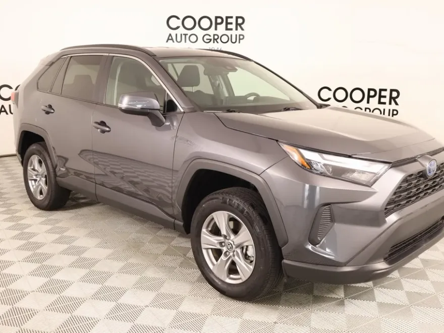 2024 Toyota RAV4 Hybrid LE photo 1