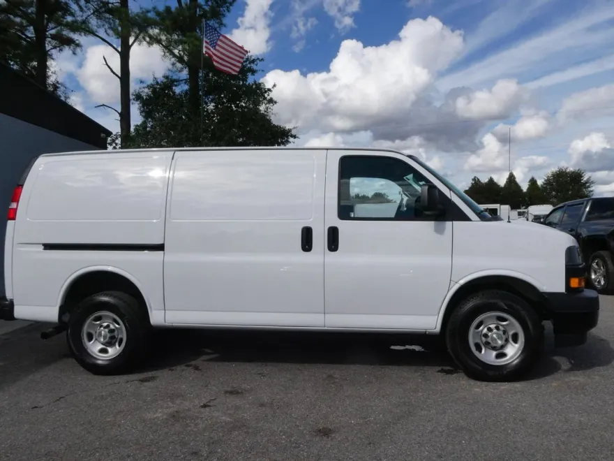 2021 Chevrolet Express 2500 Cargo Van photo 1