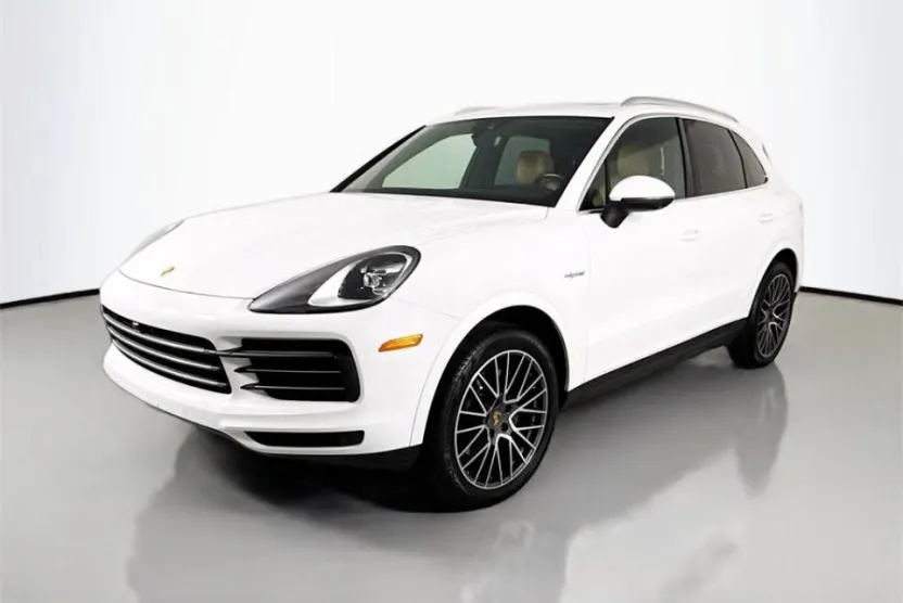 2019 Porsche Cayenne S E-Hybrid photo 1