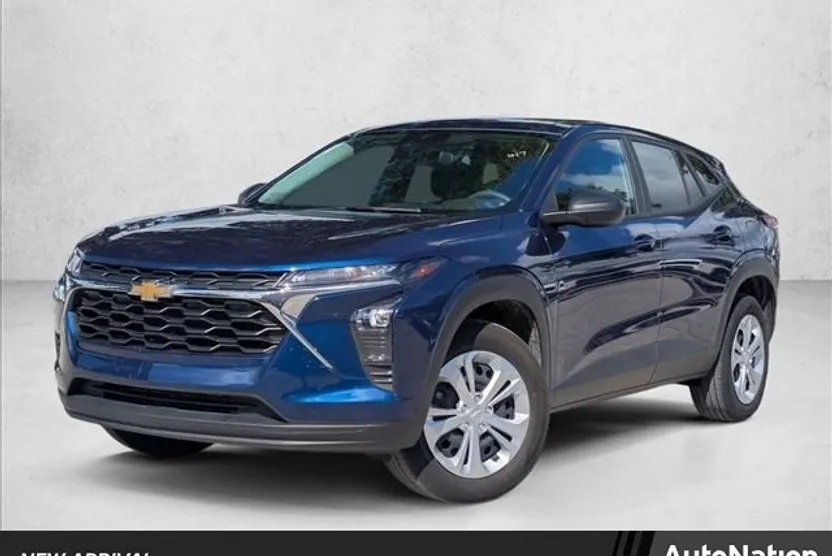 2024 Chevrolet Trax LS photo 1