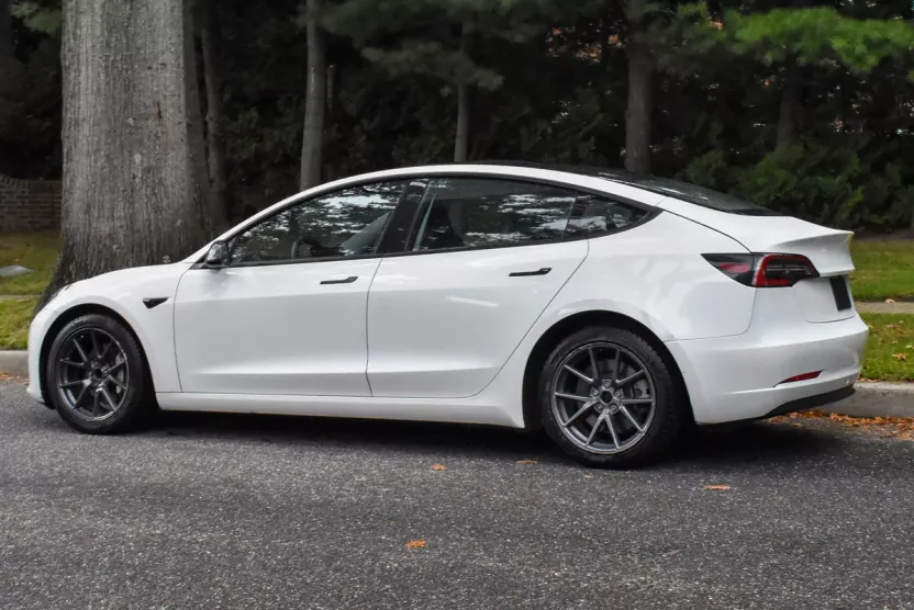2023 Tesla Model 3 photo 1