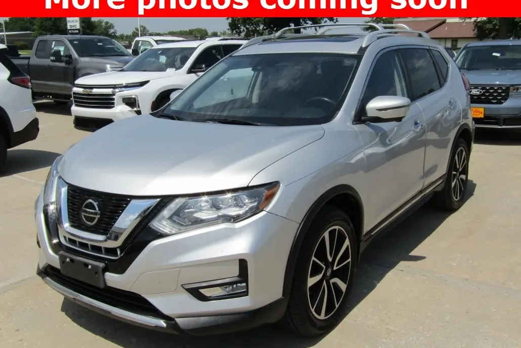 2019 Nissan Rogue SL photo 1